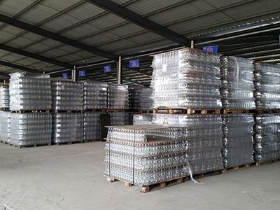 如何選擇適合的防潮包裝材料來(lái)保護(hù)玻璃酒瓶？